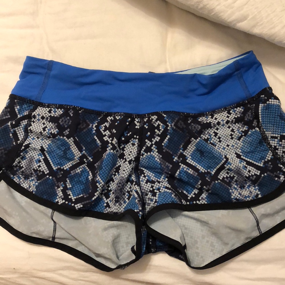 SOLD lululemon Blue Snakeskin Speed Shorts Size 4